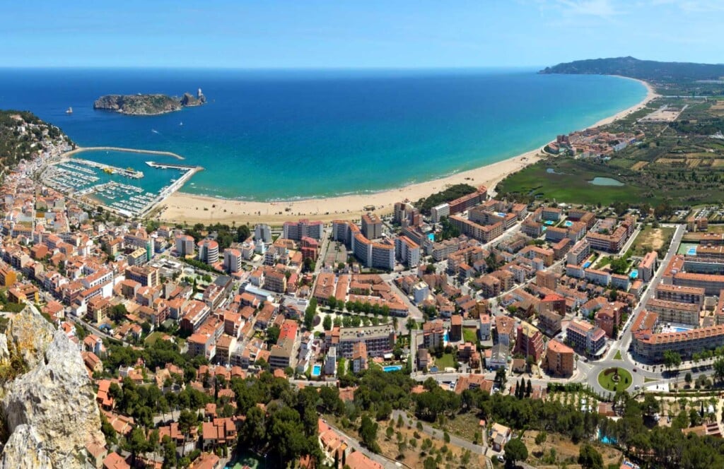 Leisurely Walk – Patrick’s Estartit Promenade